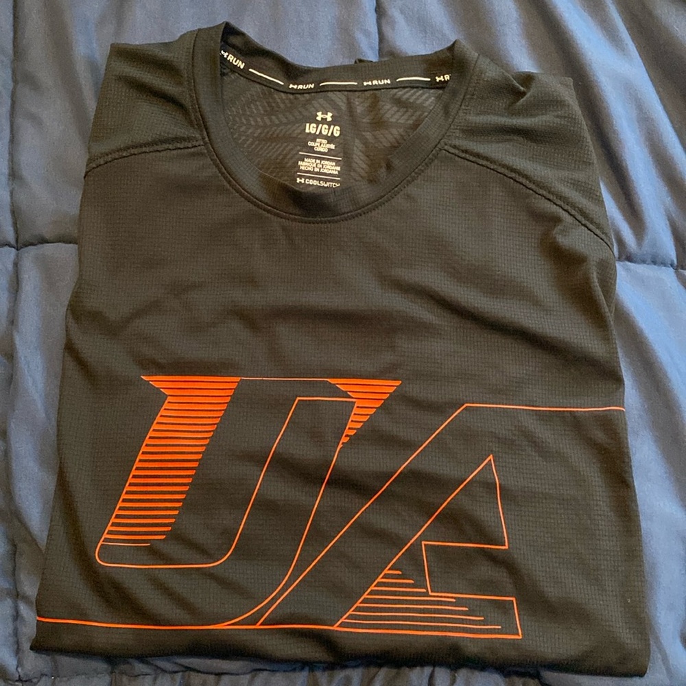 Under armour t shirt